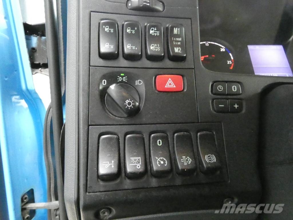 Scania P 250 Pritschenwagen/Pritschenwagen mit Seitenklappe