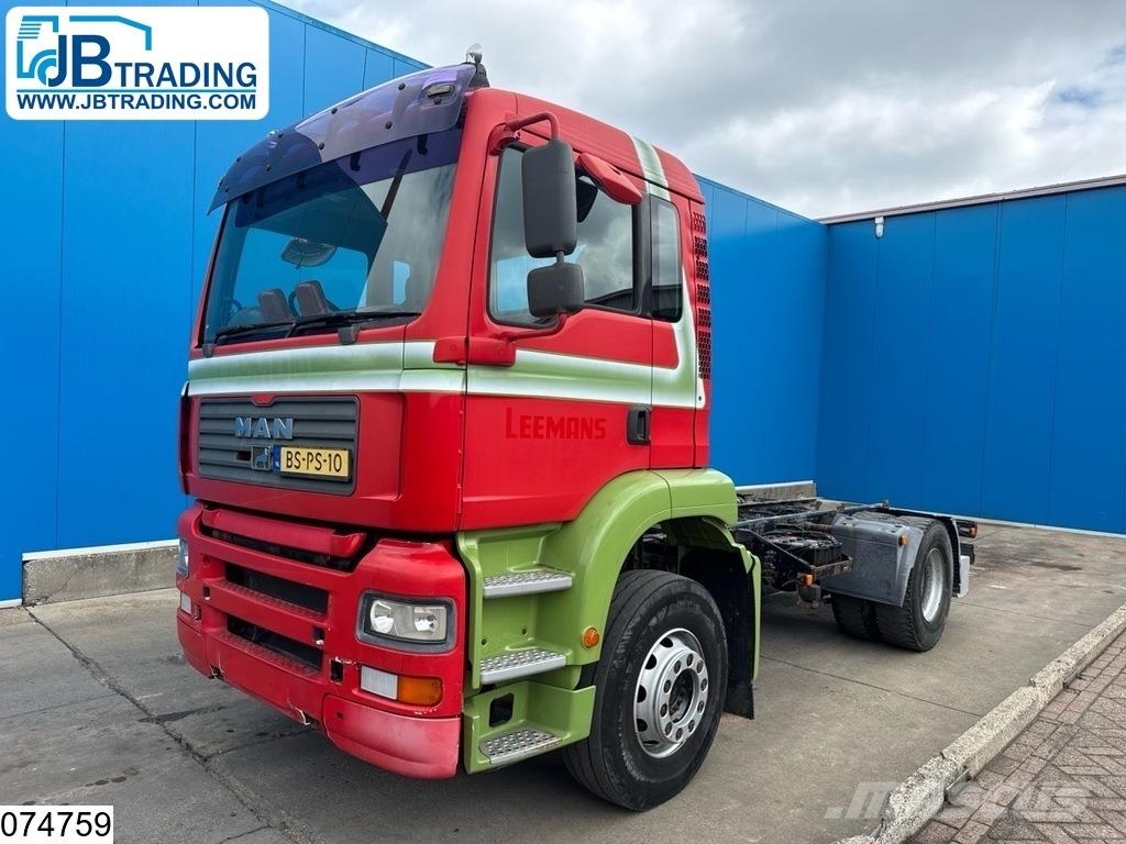 MAN TGA 18 320 EURO 4 Camiones con chasís y cabina