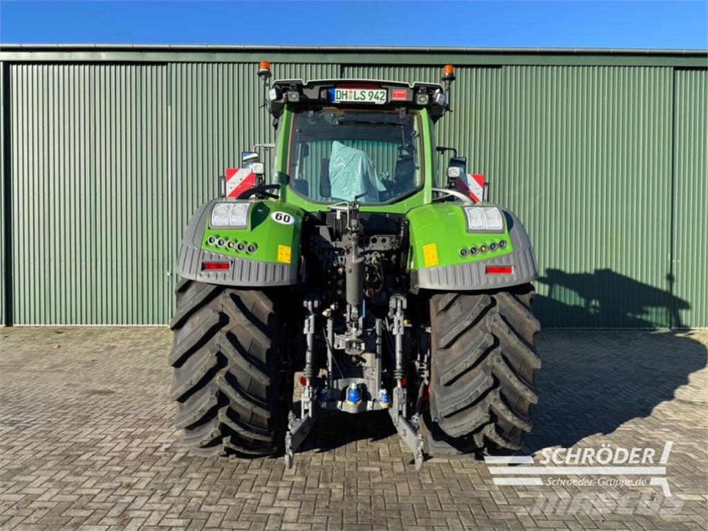 Fendt 942 VARIO GEN7 PROFI PLUS Traktorid