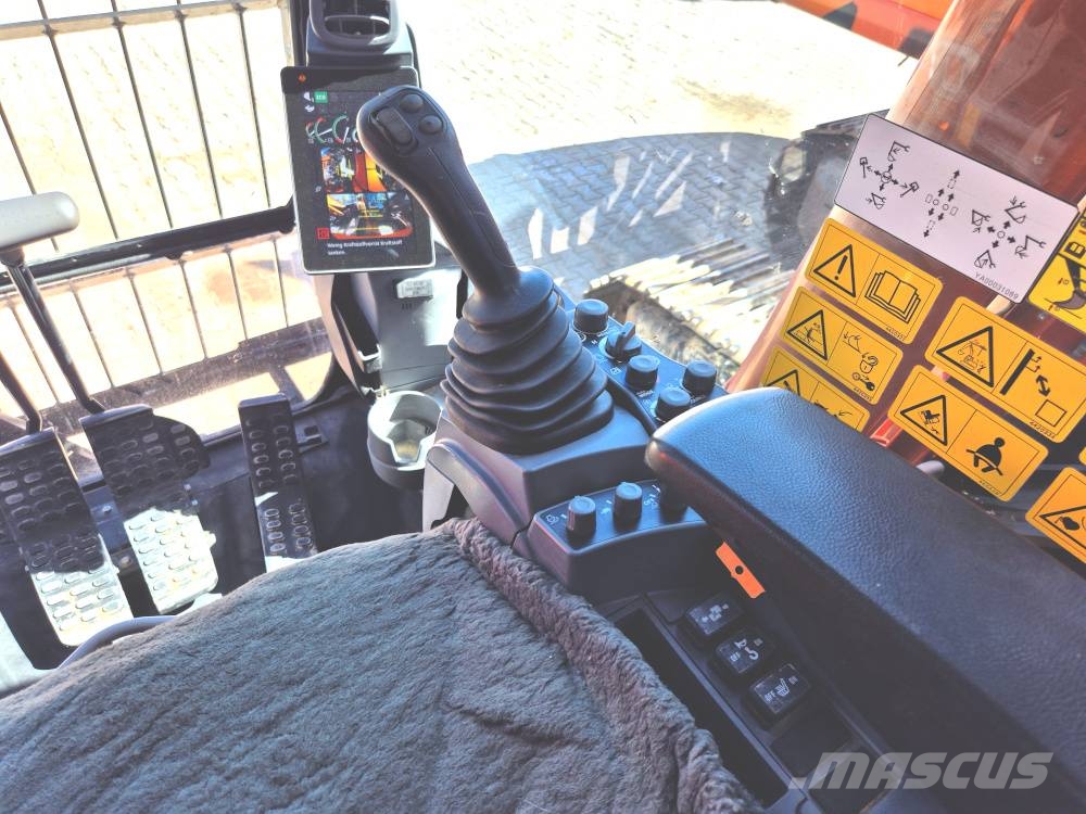Hitachi ZX 250 LC N-7 Rupsgraafmachines