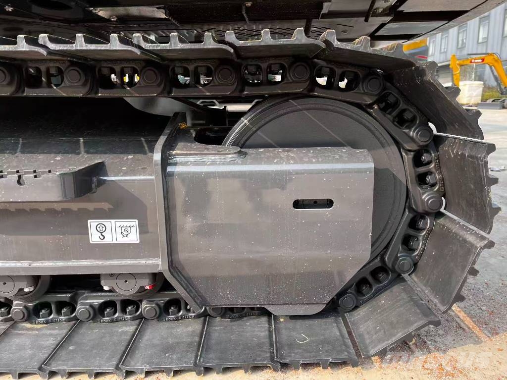 XCMG XE 135 GA Midi bagri 7t – 12t