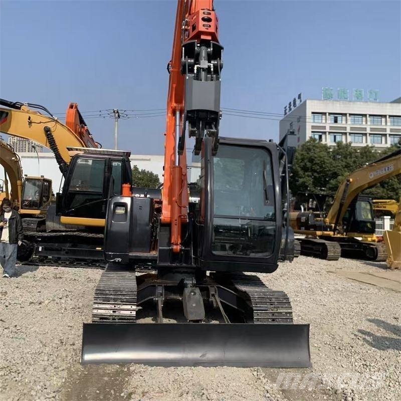 Hitachi ZX 70 Mini bagri <7t