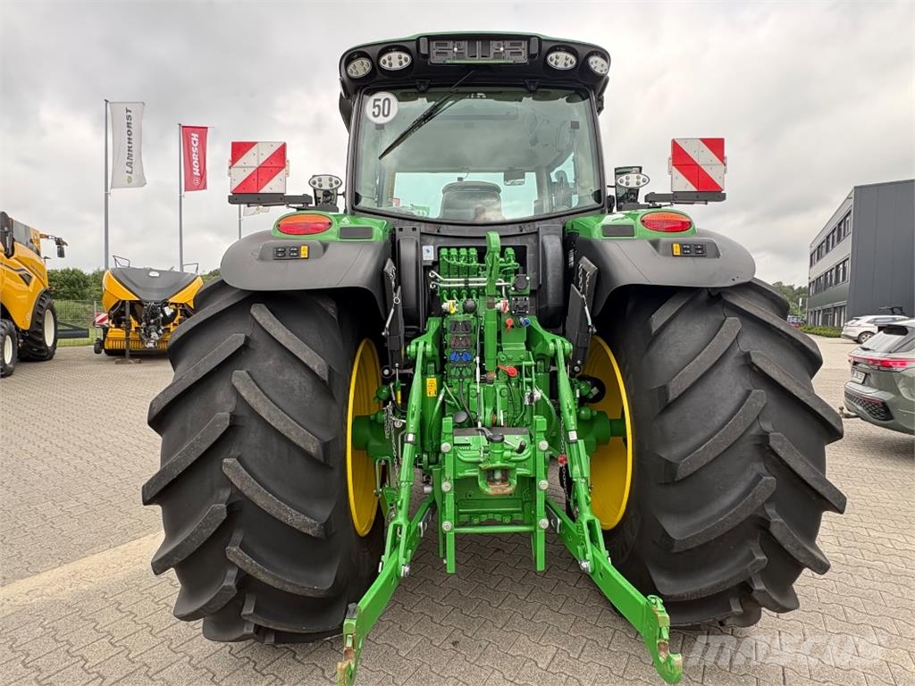 John Deere 6R215 *Nur 891 Stunden* Tractors