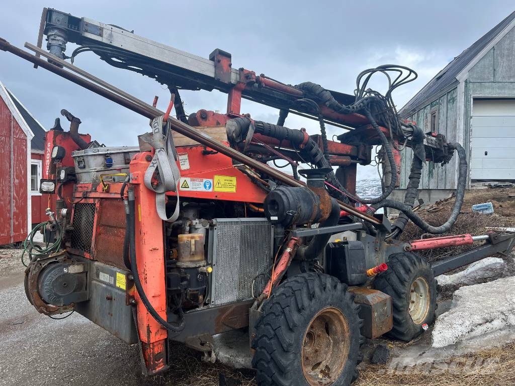Sandvik DC 302 R Povrchové vrtné súpravy