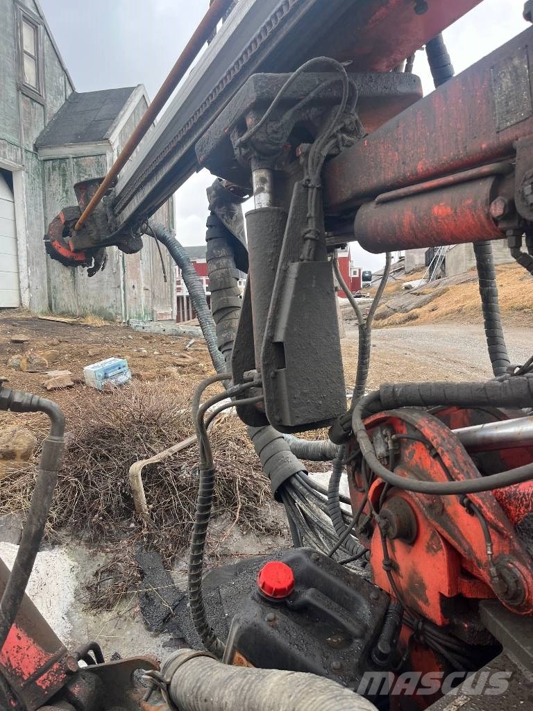 Sandvik DC 302 R Povrchové vrtné súpravy