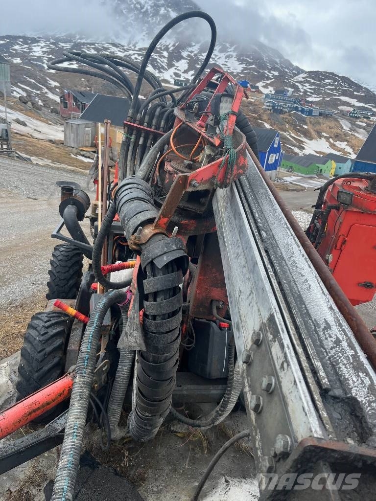 Sandvik DC 302 R Povrchové vrtné súpravy