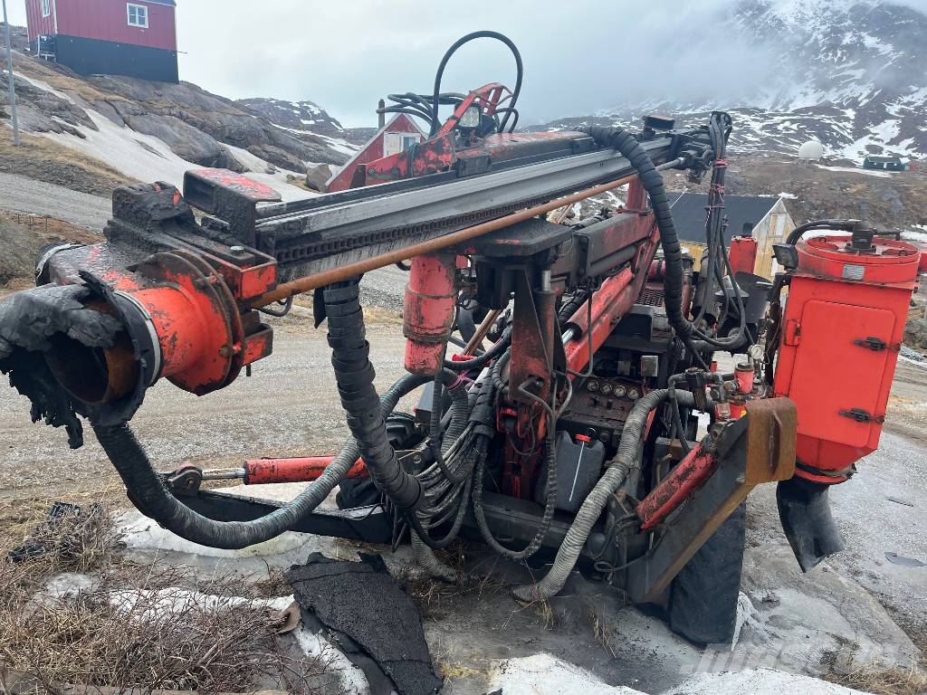 Sandvik DC 302 R Povrchové vrtné súpravy