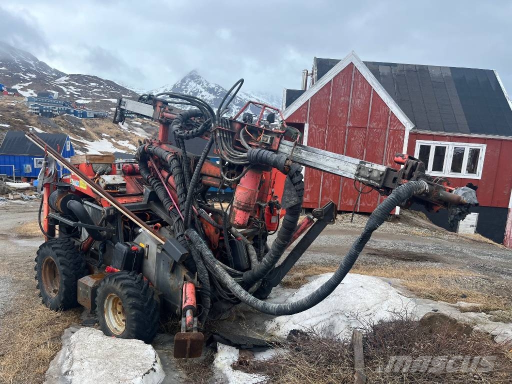 Sandvik DC 302 R Povrchové vrtné súpravy