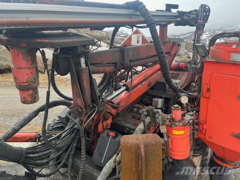 Sandvik DC 302 R Povrchové vrtné súpravy