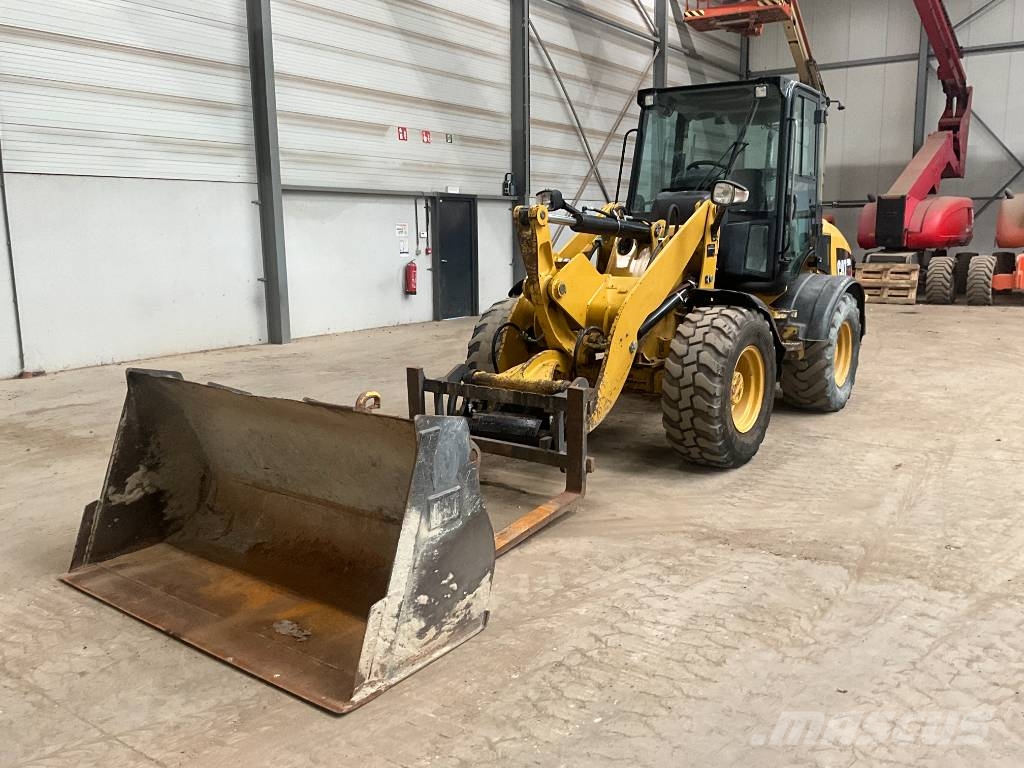 CAT 908 H لوادر بعجل