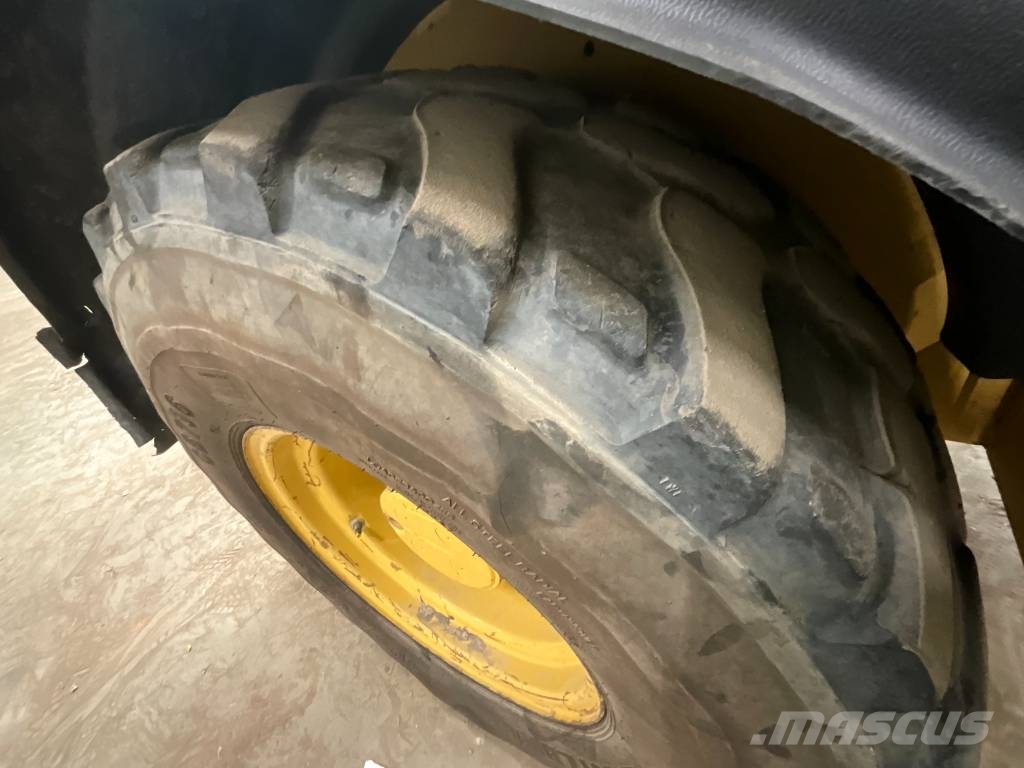 CAT 908 H لوادر بعجل
