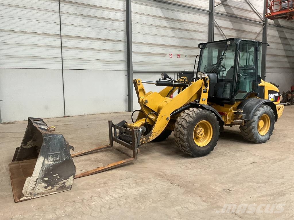 CAT 908 H لوادر بعجل