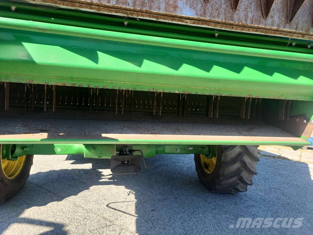 John Deere T 670 i 4x4 Combine harvesters