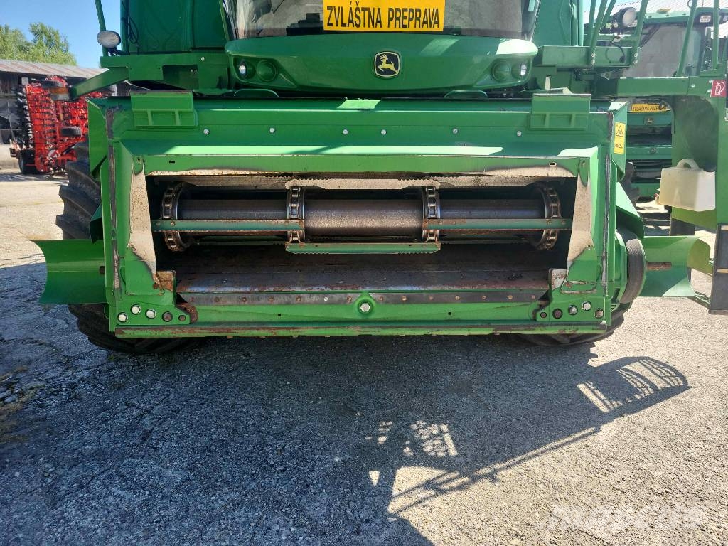 John Deere T 670 i 4x4 Combine harvesters