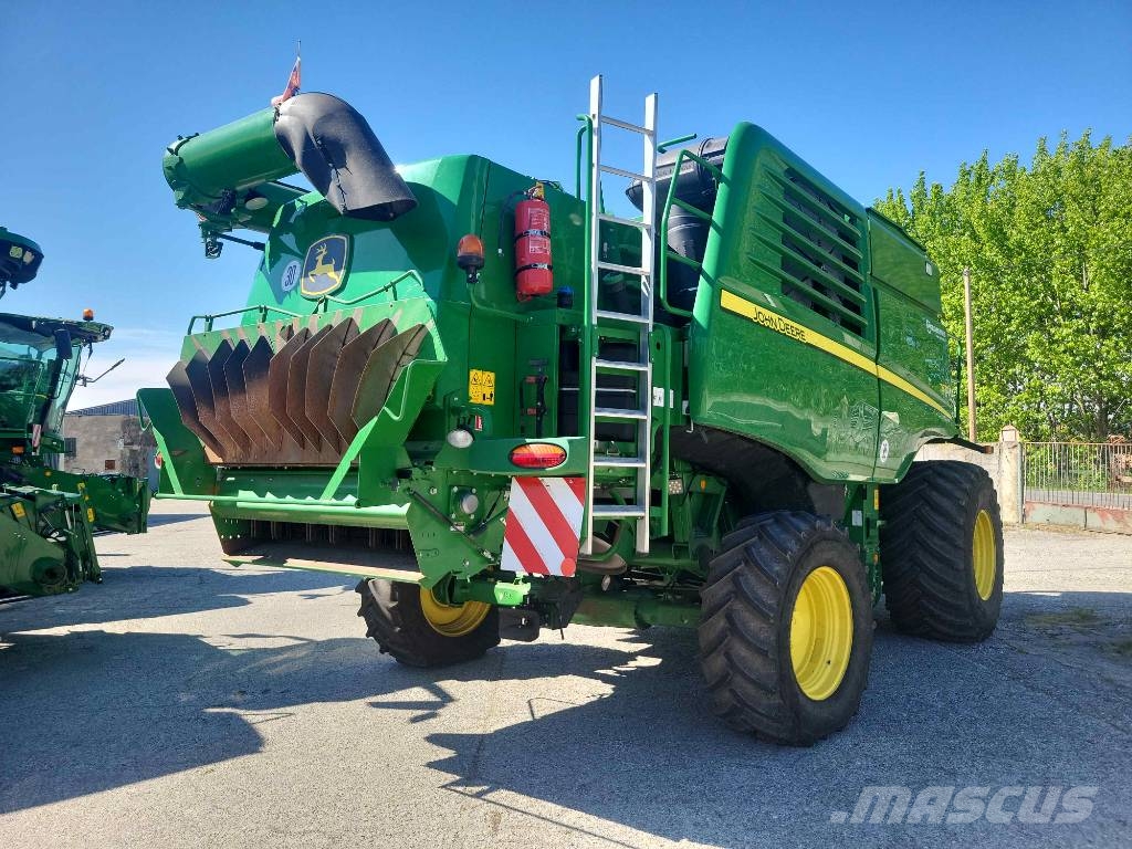 John Deere T 670 i 4x4 Combine harvesters