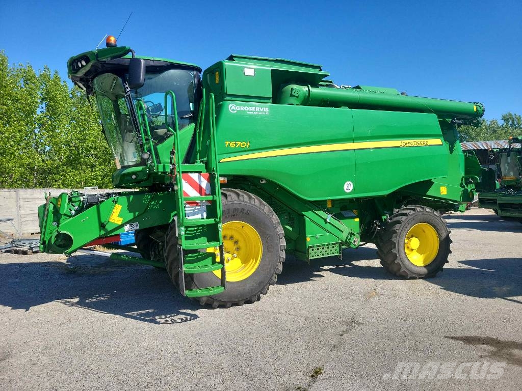 John Deere T 670 i 4x4 Combine harvesters