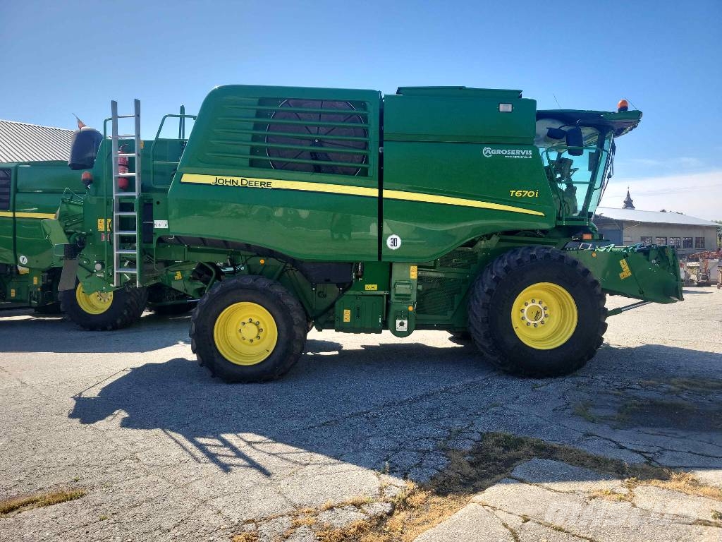 John Deere T 670 i 4x4 Combine harvesters