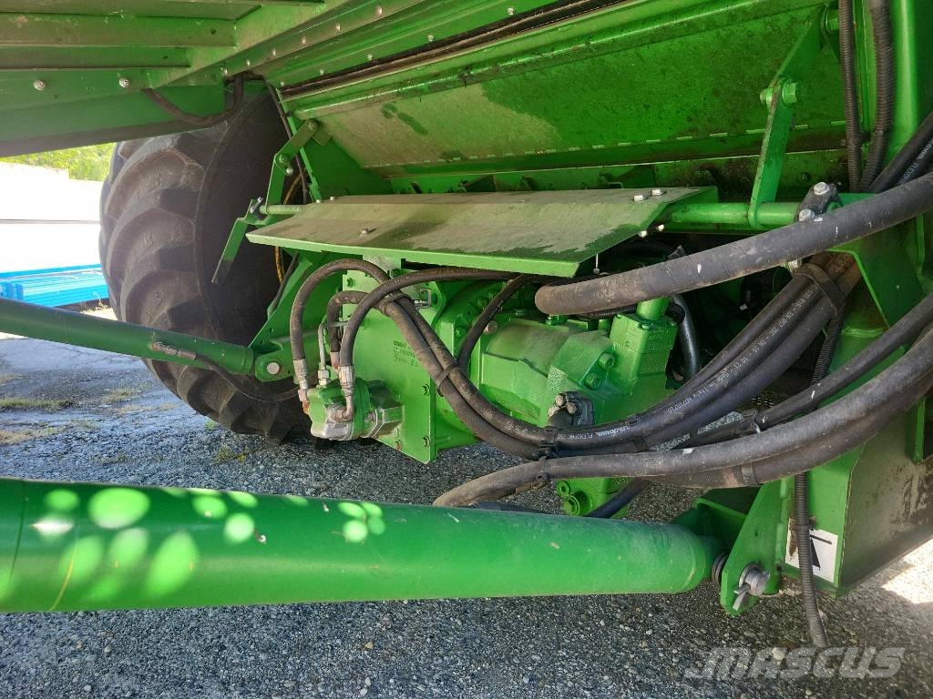 John Deere T 670 i 4x4 Combine harvesters