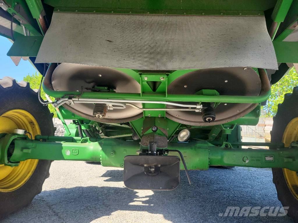 John Deere T 670 i 4x4 Combine harvesters