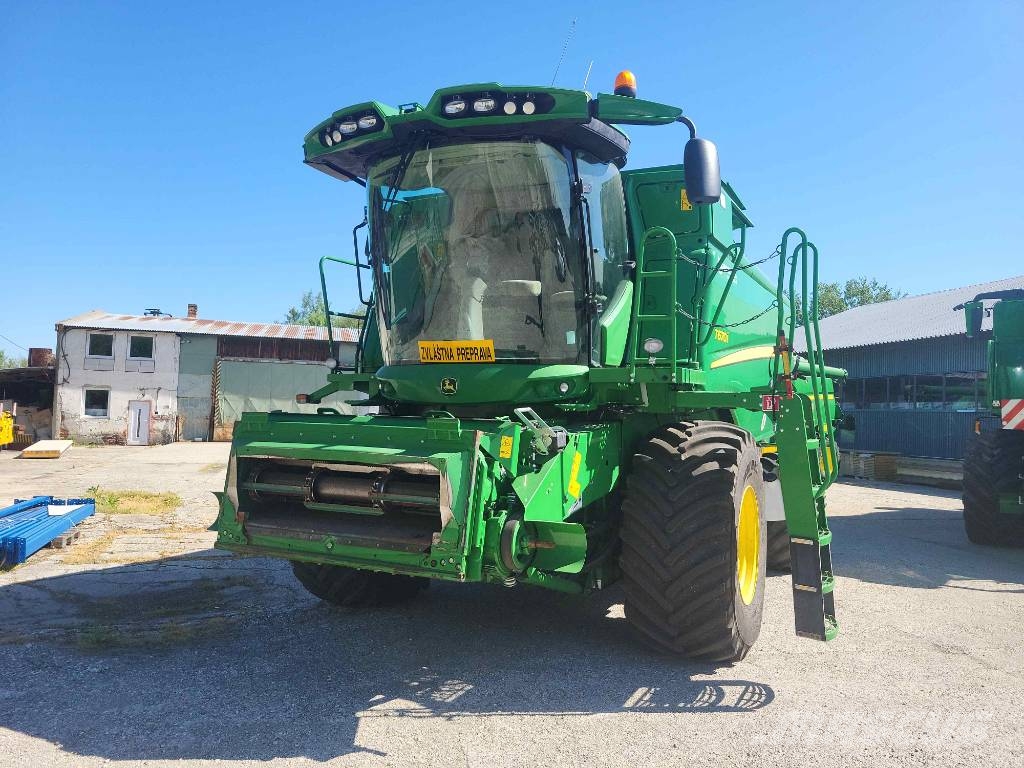 John Deere T 670 i 4x4 Combine harvesters