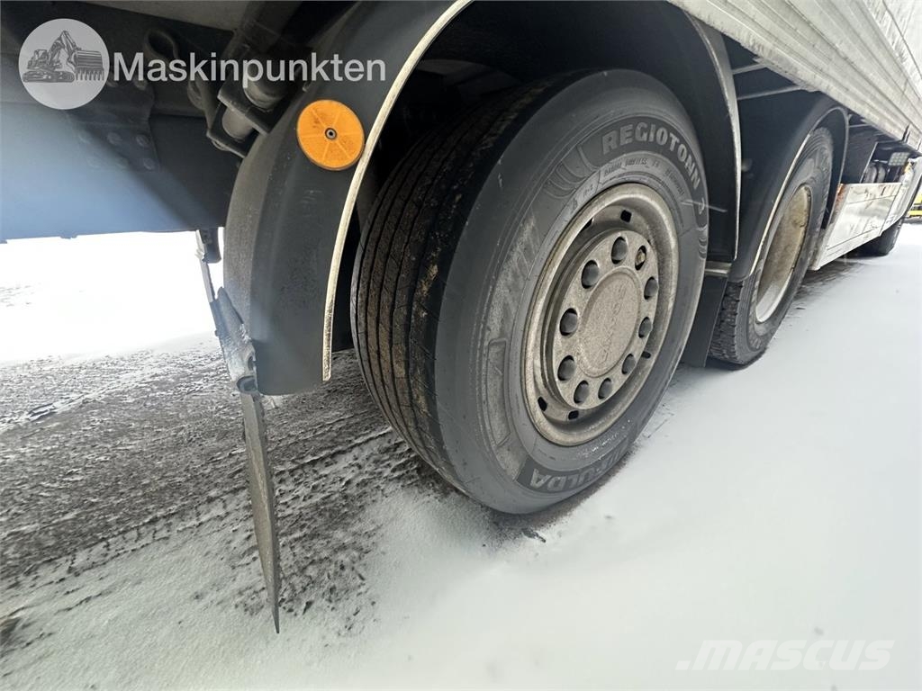 Scania R520 Camiones con caja de remolque