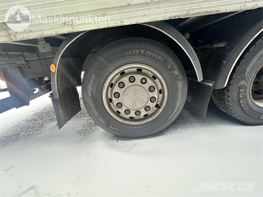 Scania R520 Camiones con caja de remolque