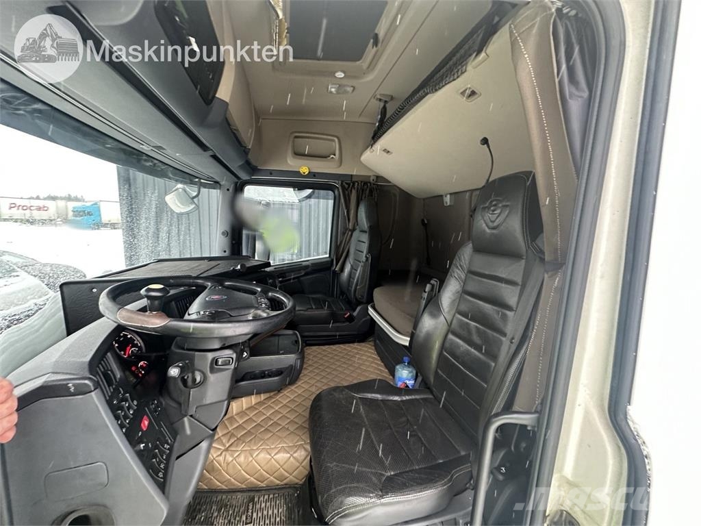 Scania R520 Camiones con caja de remolque