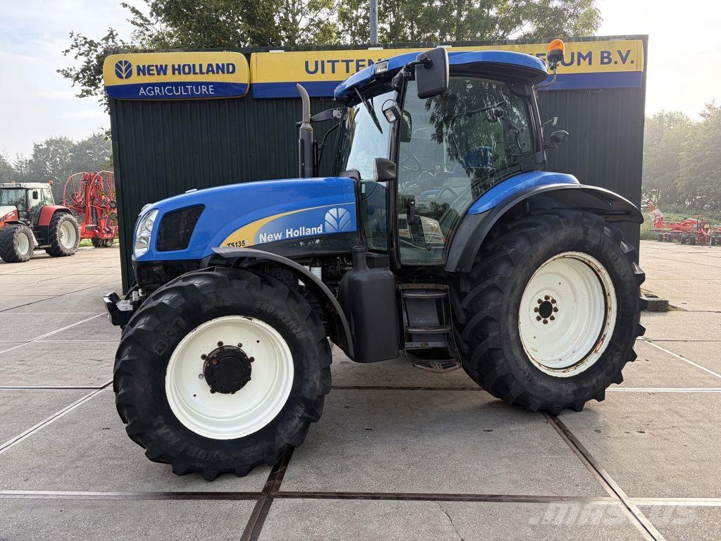 New Holland TS135A Tractoren