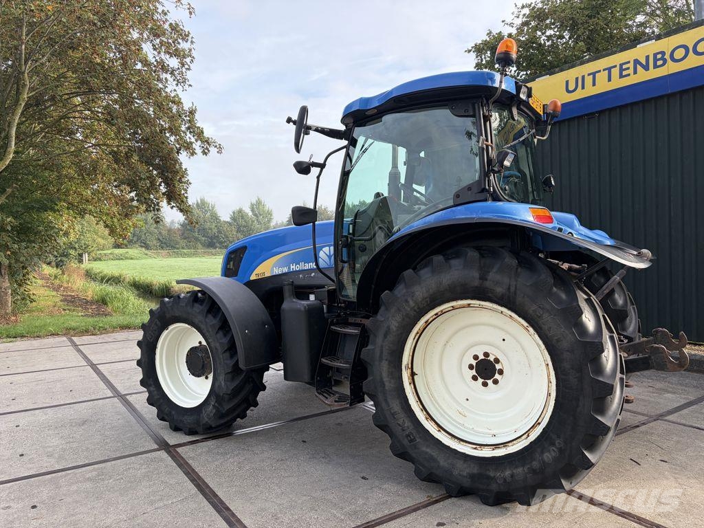 New Holland TS135A Tractoren