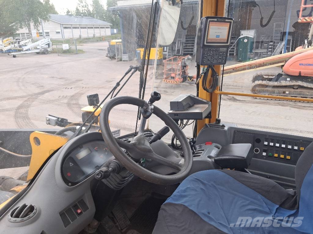Volvo L 110 E لوادر بعجل