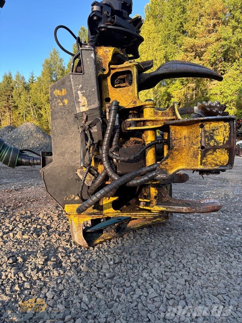 John Deere 1170G Harvester