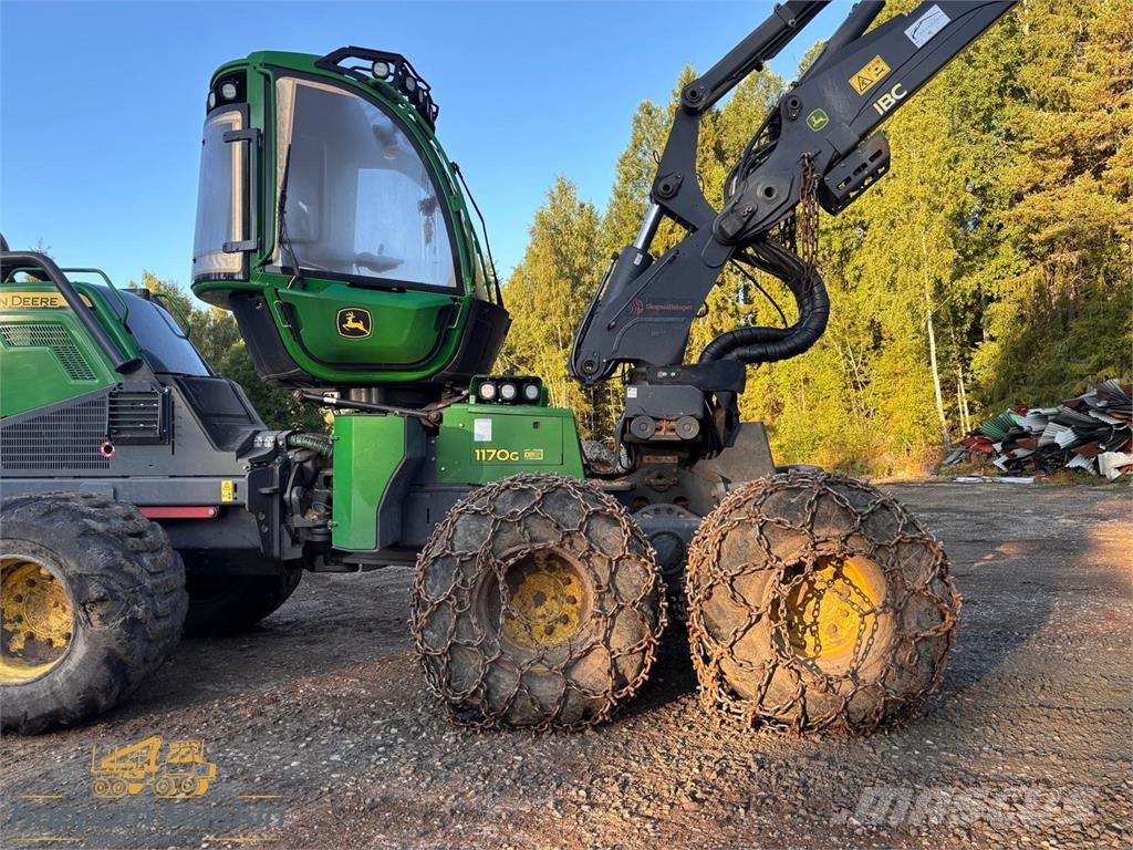 John Deere 1170G Harvester