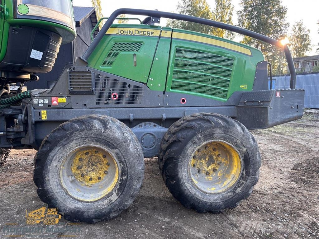 John Deere 1170G Harvester
