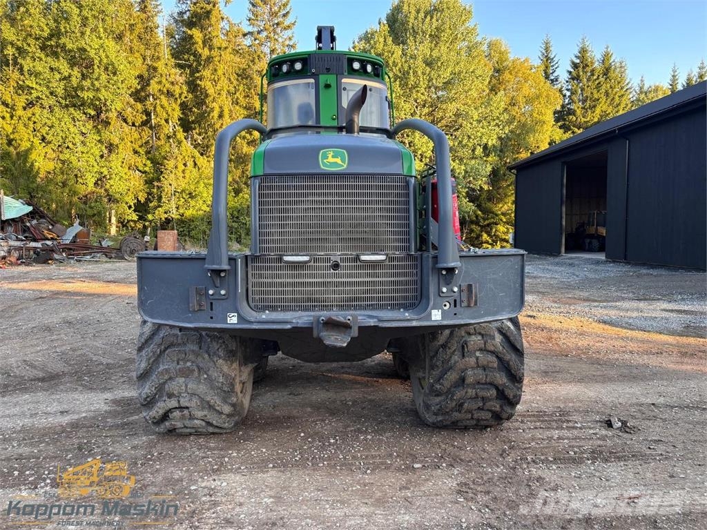 John Deere 1170G Harvester