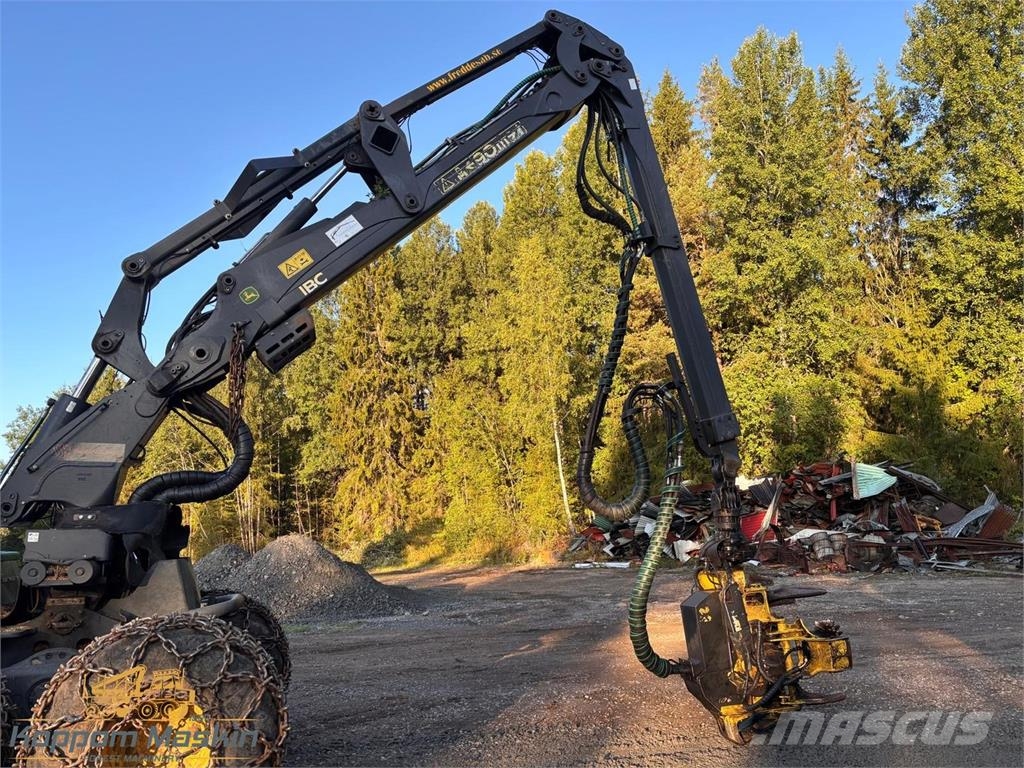 John Deere 1170G Harvester