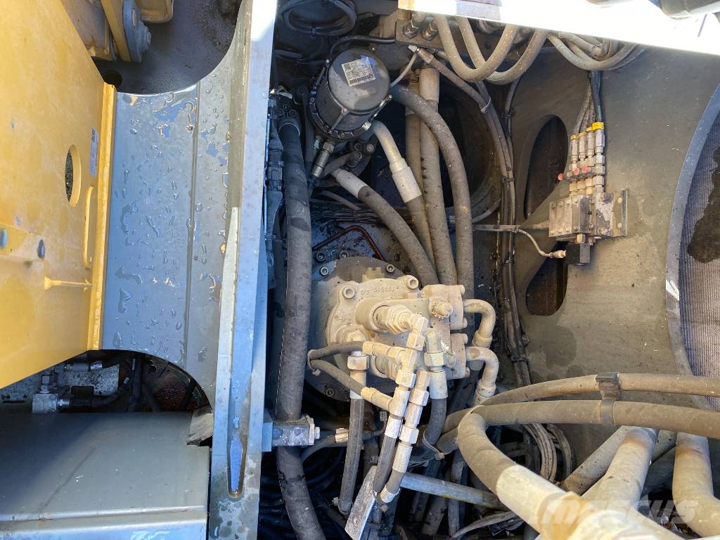 Liebherr LH 26 M Industry-Litronic endommagée Pelle sur pneus