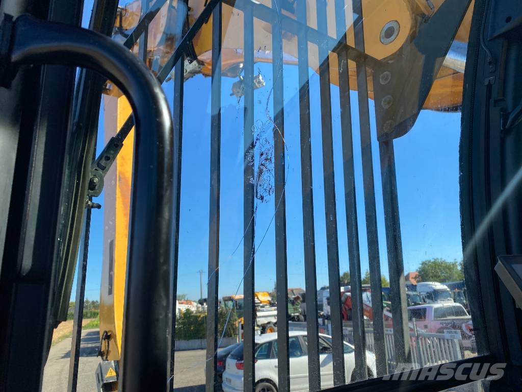 Liebherr LH 26 M Industry-Litronic endommagée Pelle sur pneus