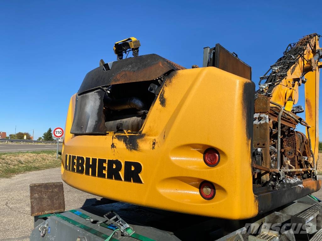 Liebherr LH 26 M Industry-Litronic endommagée Pelle sur pneus