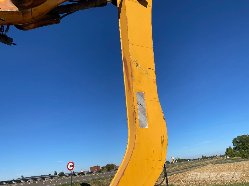 Liebherr LH 26 M Industry-Litronic endommagée Pelle sur pneus