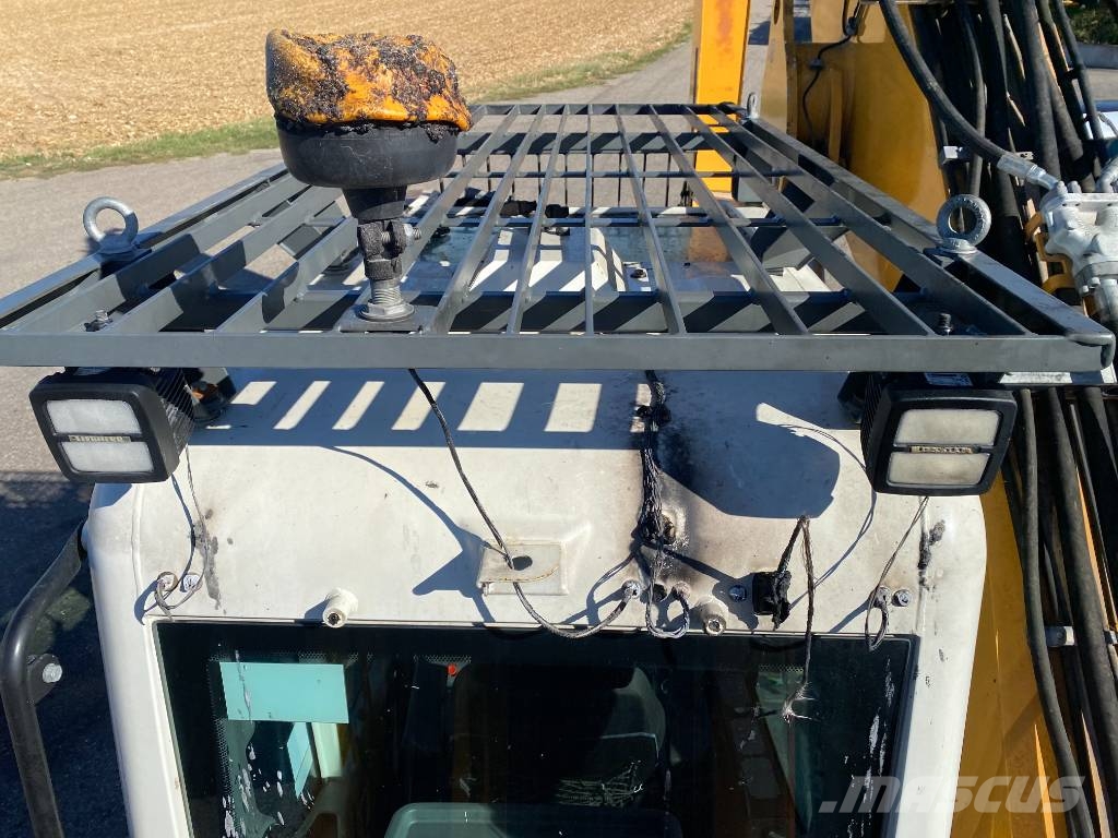 Liebherr LH 26 M Industry-Litronic endommagée Pelle sur pneus