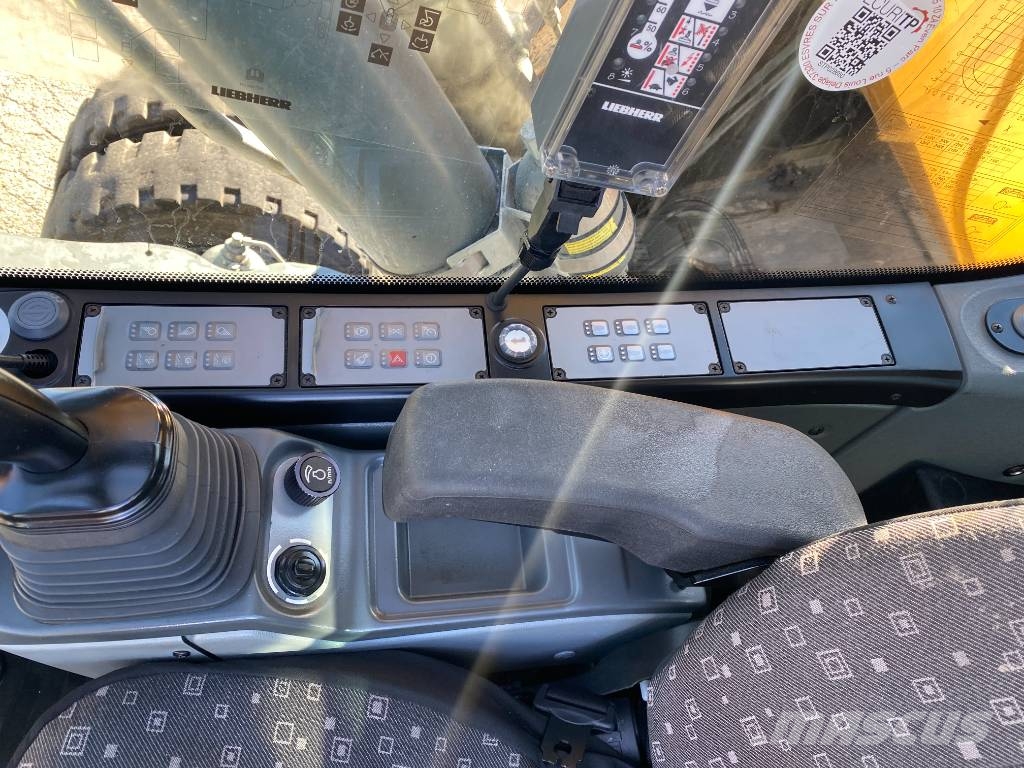 Liebherr LH 26 M Industry-Litronic endommagée Pelle sur pneus
