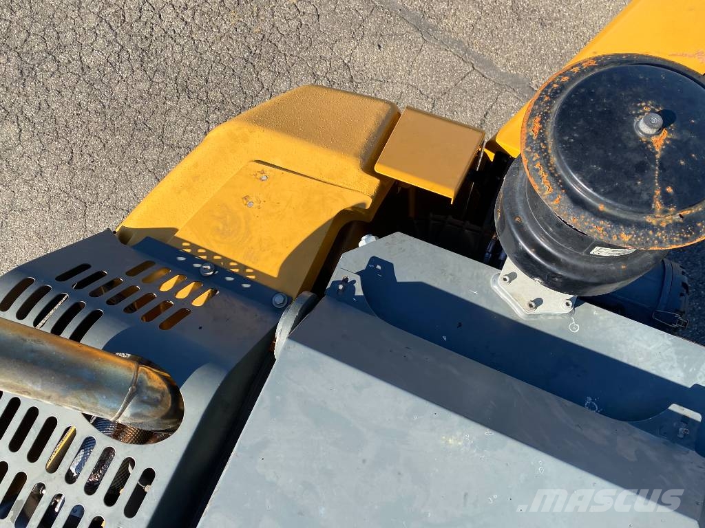 Liebherr LH 26 M Industry-Litronic endommagée Pelle sur pneus