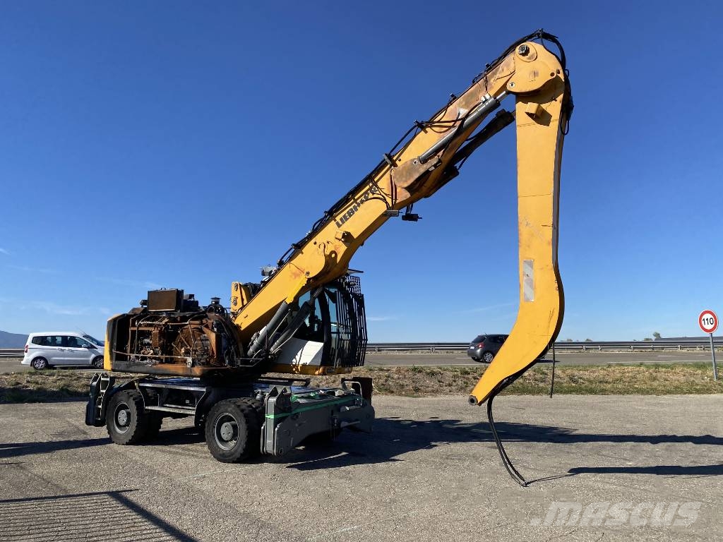 Liebherr LH 26 M Industry-Litronic endommagée Pelle sur pneus