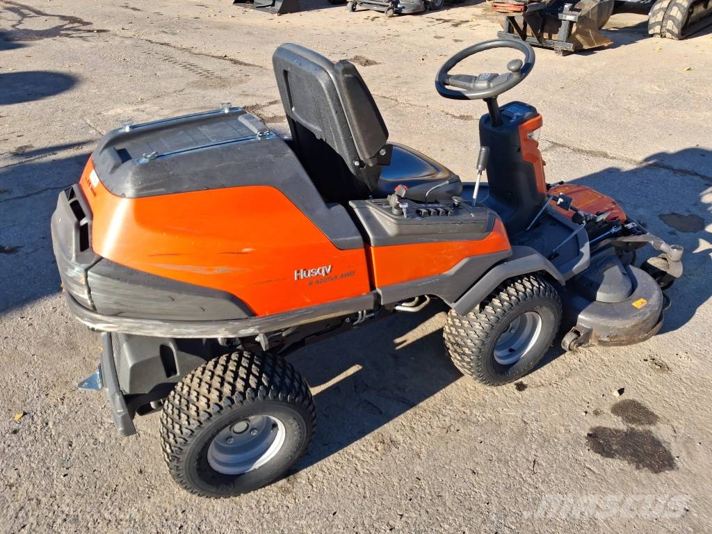 Husqvarna R420TSX AWD Samochodné kosačky
