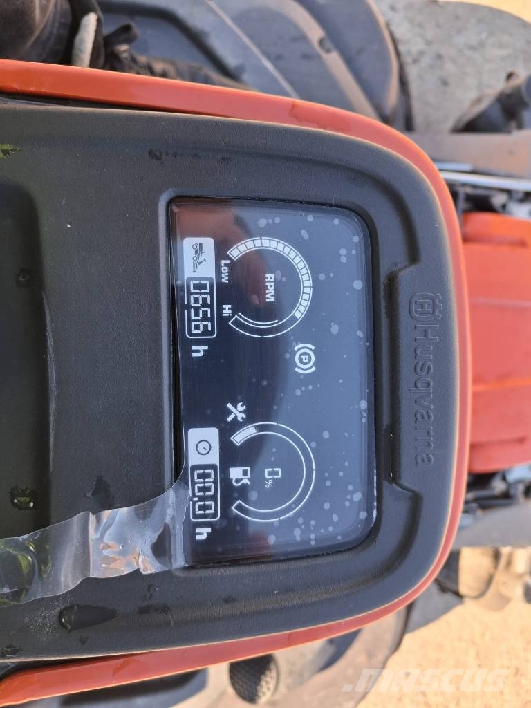 Husqvarna R420TSX AWD Samochodné kosačky