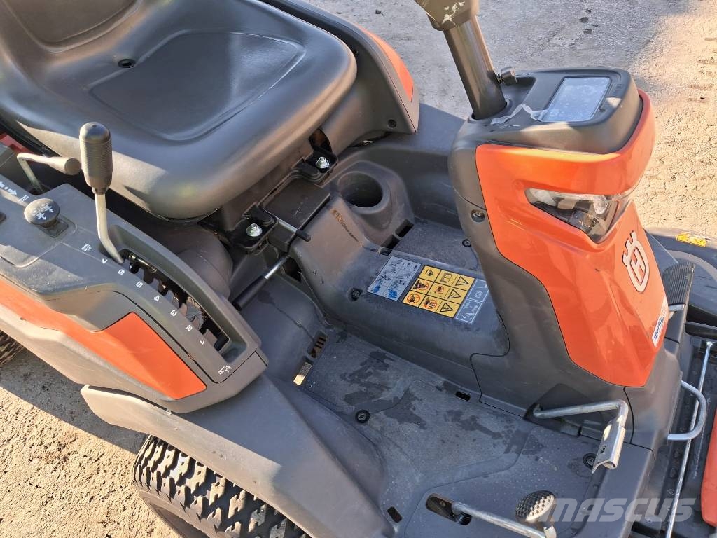 Husqvarna R420TSX AWD Samochodné kosačky