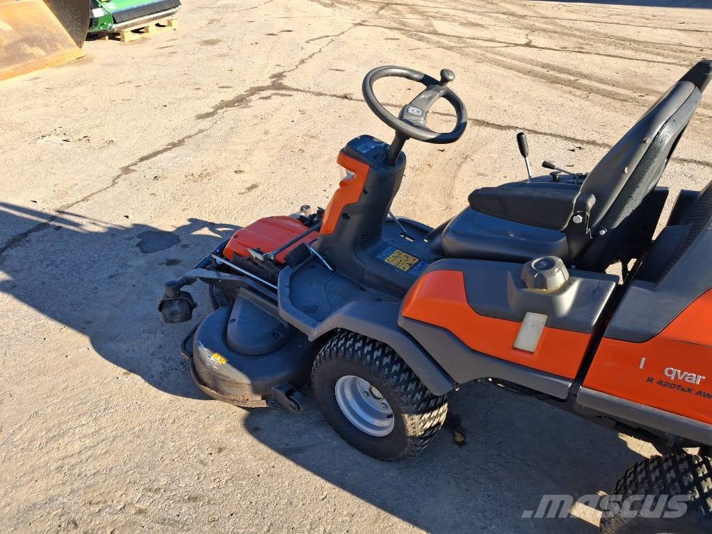 Husqvarna R420TSX AWD Samochodné kosačky