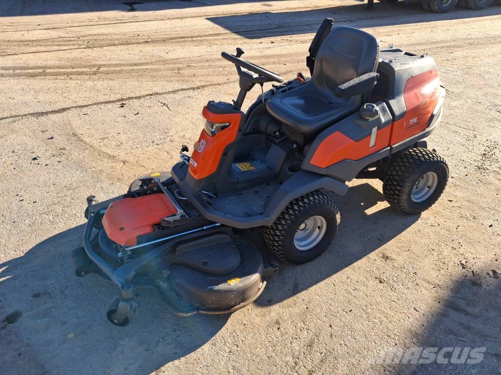 Husqvarna R420TSX AWD Samochodné kosačky