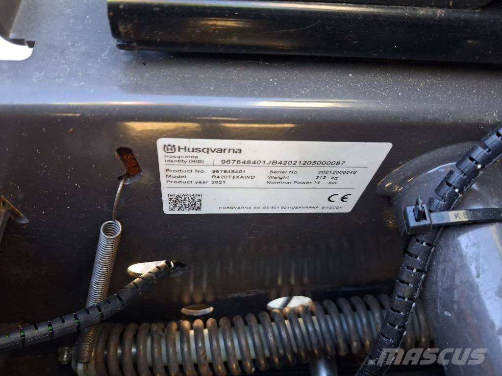 Husqvarna R420TSX AWD Samochodné kosačky