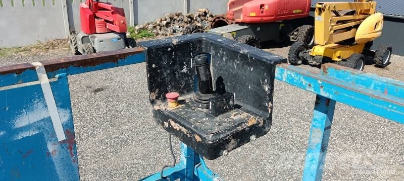 Genie GS4390 - 15,11m, diesel, 4x4 Ножничные подъемники